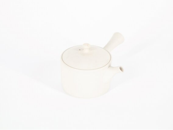 WHITE TOKONAME KYUSU TEAPOT 2