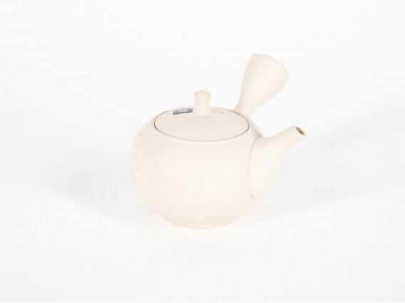 KYUSU TEAPOT MADE FROM WHITE CLAY 1